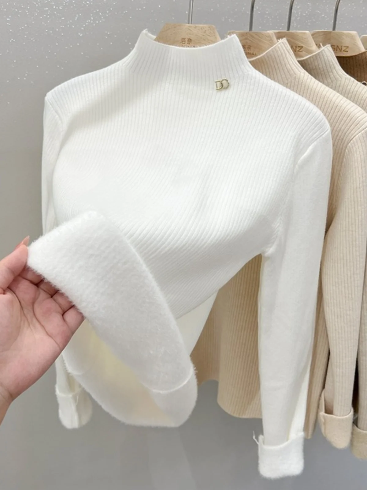 

Thiened Fce Knitted Base irt Женская внутренняя одежда Осень-зима Теплый цельный норковый бархатный свитер Женский топ с высоким...