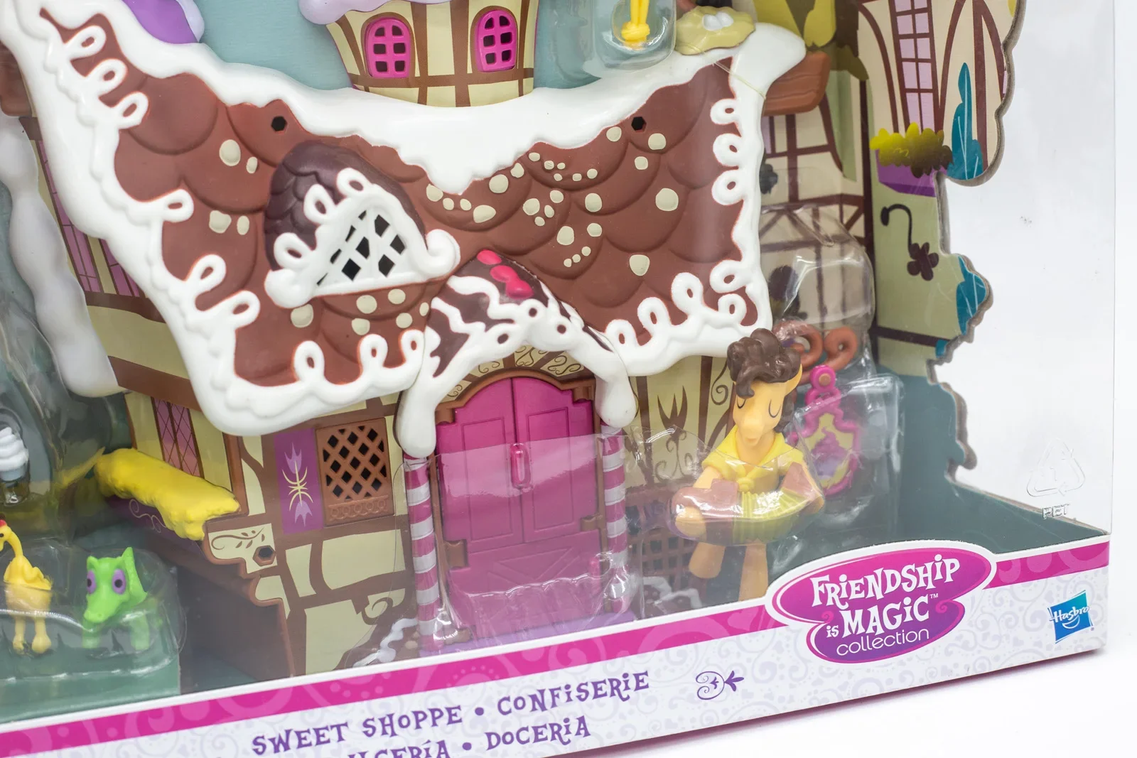 Hasbro PONY PONY PONY PIE PIE PIE Sweet Shoppe friendshop คือคอลเลกชันมหัศจรรย์ B3594ตุ๊กตาของขวัญของเล่นหุ่นอะนิเมะเครื่องประดับ