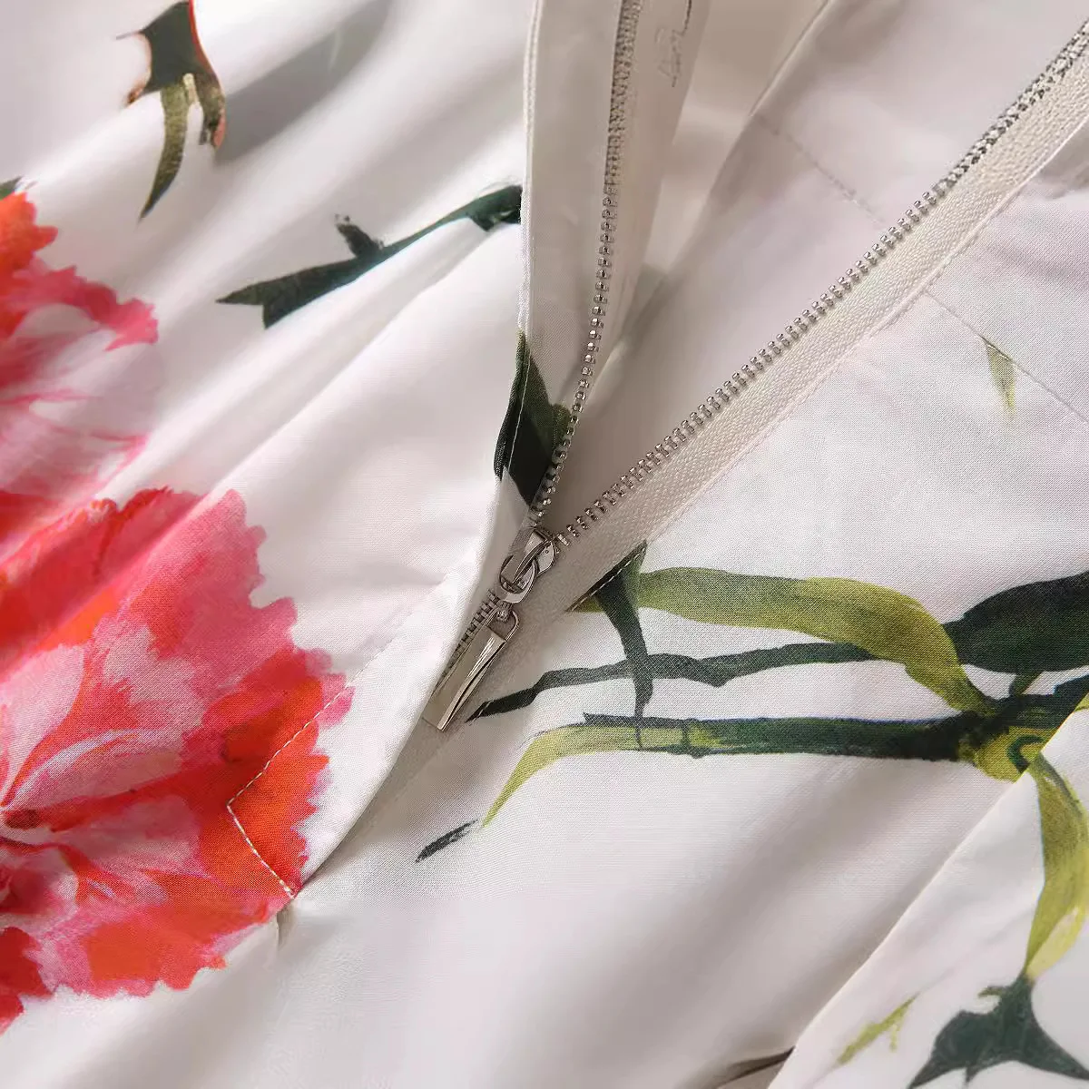 おしゃれなコットンプリントマキシスカート ハイウエスト レディース服 クロスボーダー 新スタイル 高品質ワンピース カジュアル ケーキスカート