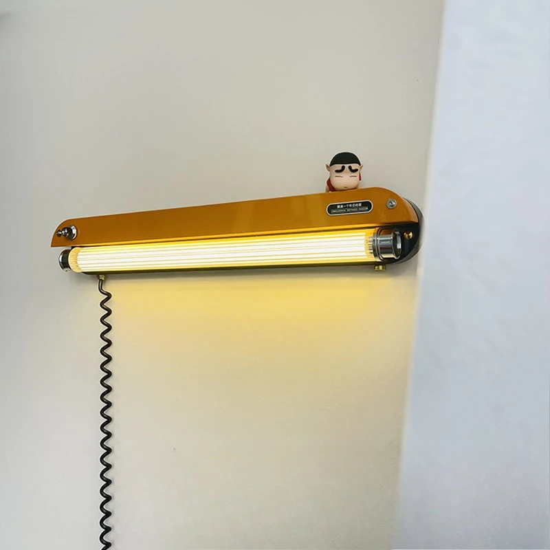 

Wiring-free retro atmosphere wall lamp Medieval Bauhaus sofa coffee corner high-end bedside storage laminate lamp