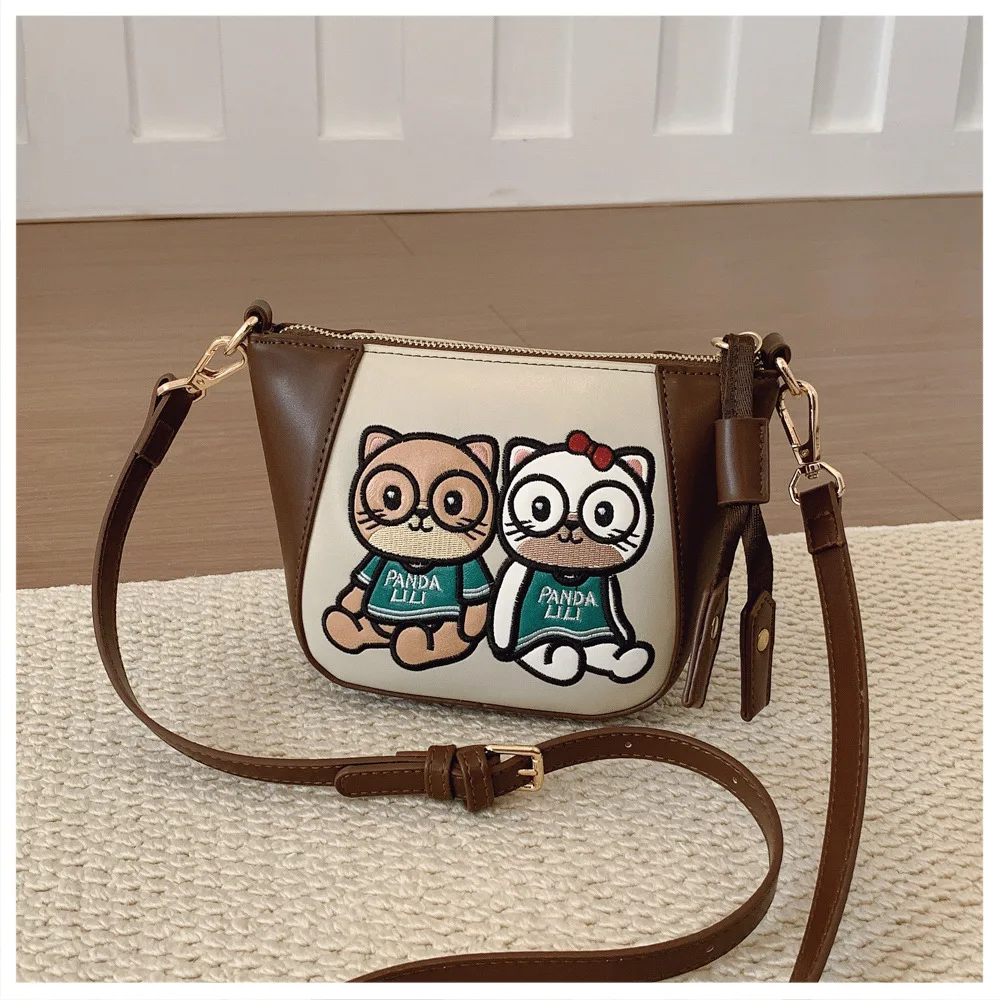 

2025 Work/Travel/Commute Shoulder Bag - Women's Large Capacity Dumpling Style, Multi-Pocket, Detachable Strap