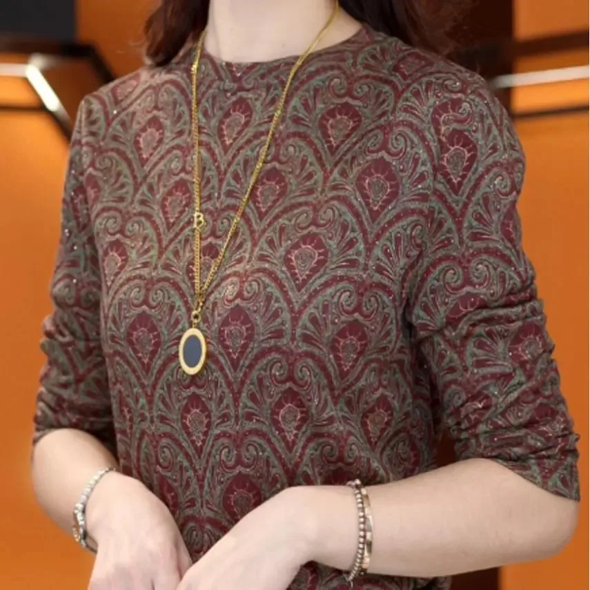 2025 New Autumn Winter Versatile Fashion Round Neck Thin Pullover Women's Long-sleeved T-shirt Shirt Looks Thin Versatile