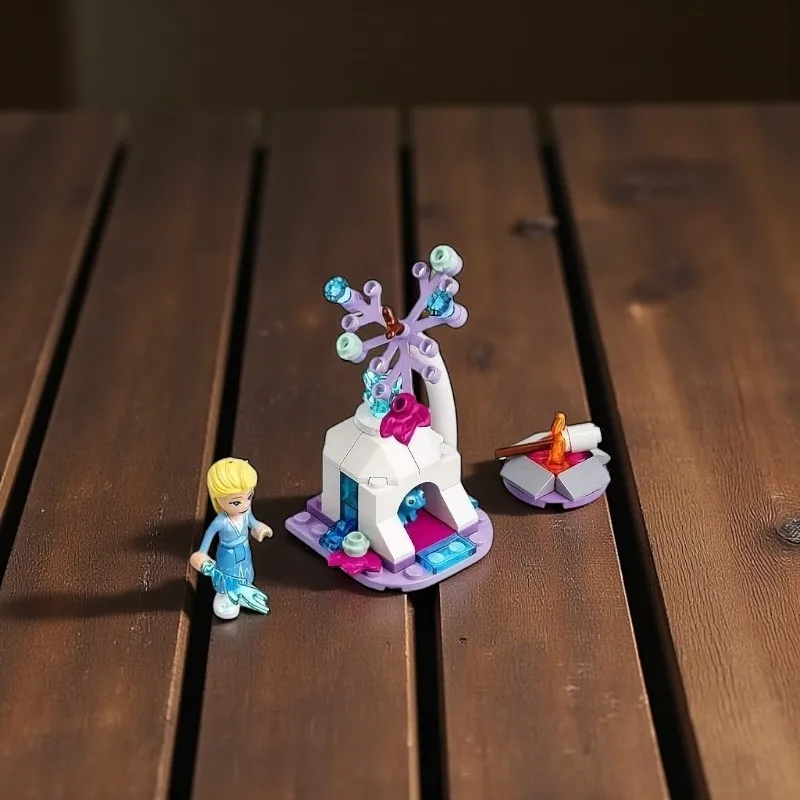 LEGO 30559 El campamento forestal de Elsa y Bruni