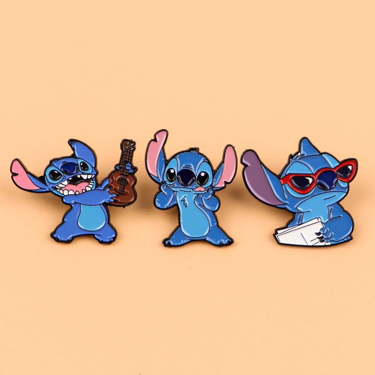 การ์ตูนแมวEnamel Pinน่ารักAlien Badgeกระเป๋าเป้สะพายหลังอะนิเมะLapel Pinsเข็มกลัดสําหรับแจ็คเก็ตคอสเพลย์อุปกรณ์เสริมของขวัญวันเกิดของเล่น