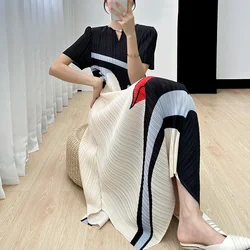 Miyake Style Dress Women Short-sleeved Elegant Temperament High-end V-neck Printed Pleated Long Skirt Large Size 2024 Summer New