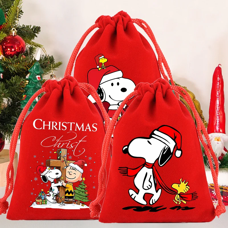 Czerwone woreczki ze sznurkiem z włókniny z motywem Snoopys, dekoracja na festiwal rodzinny, torba na prezenty, woreczek na słodycze z motywem anime na Nowy Rok, prezent na Boże Narodzenie