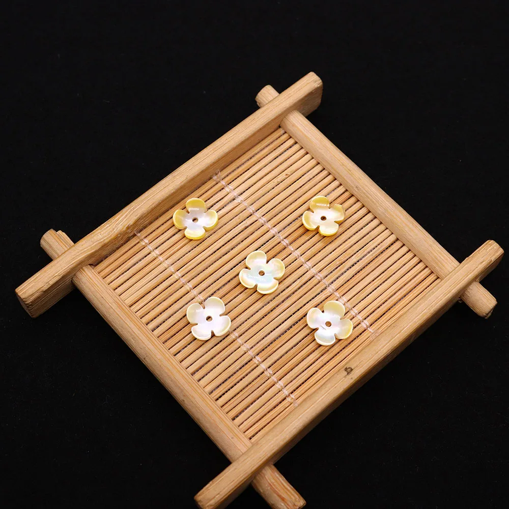 

Exquisite Natural Freshwater Shell Beads Yellow-White Gradient Dyed Carved Into Four-Petal Flower Shape Loose Petal Beads