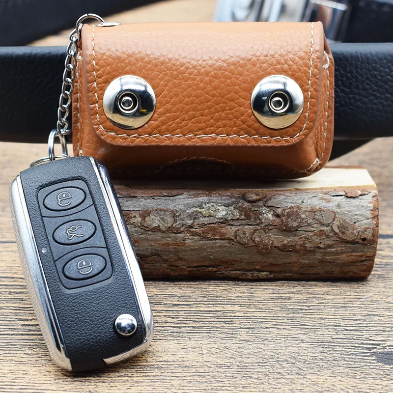 Retro Genuine Cow Leather Men\'s Car Key Holder 2024 New Keys Wallet Magnetic Snap Key Case Housekeeper Men Keychain High Quality