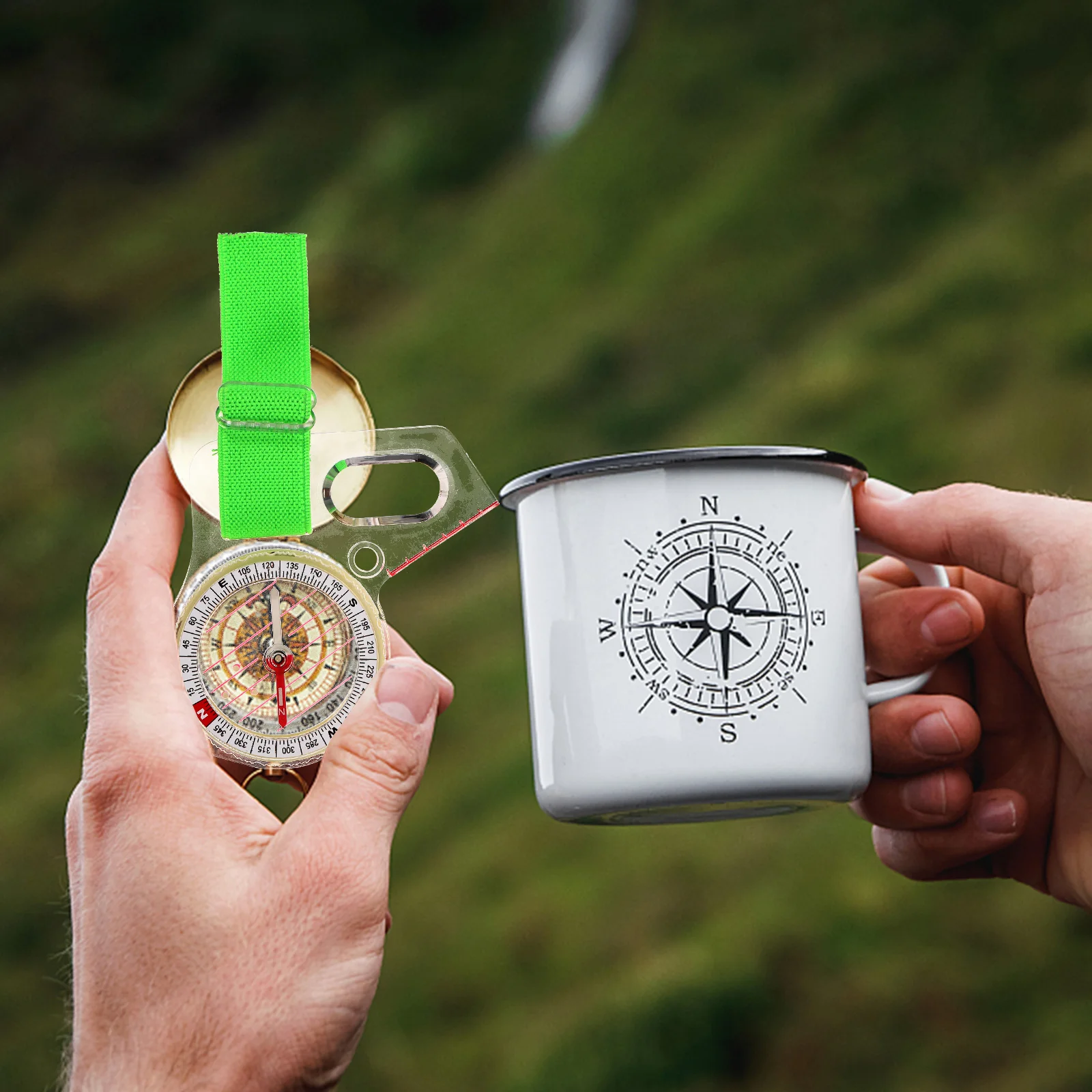 Thumb-type Directional Compass Map North Needle Quickly Returns to Its Position for Use with Maps Fast Positioning Backpacks