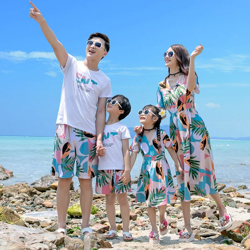 Vacation Look Family Matching Beach Couple Clothing Resort Parent-child Clothes Mom Daughter Green Dress Dad Son Two Piece Sets