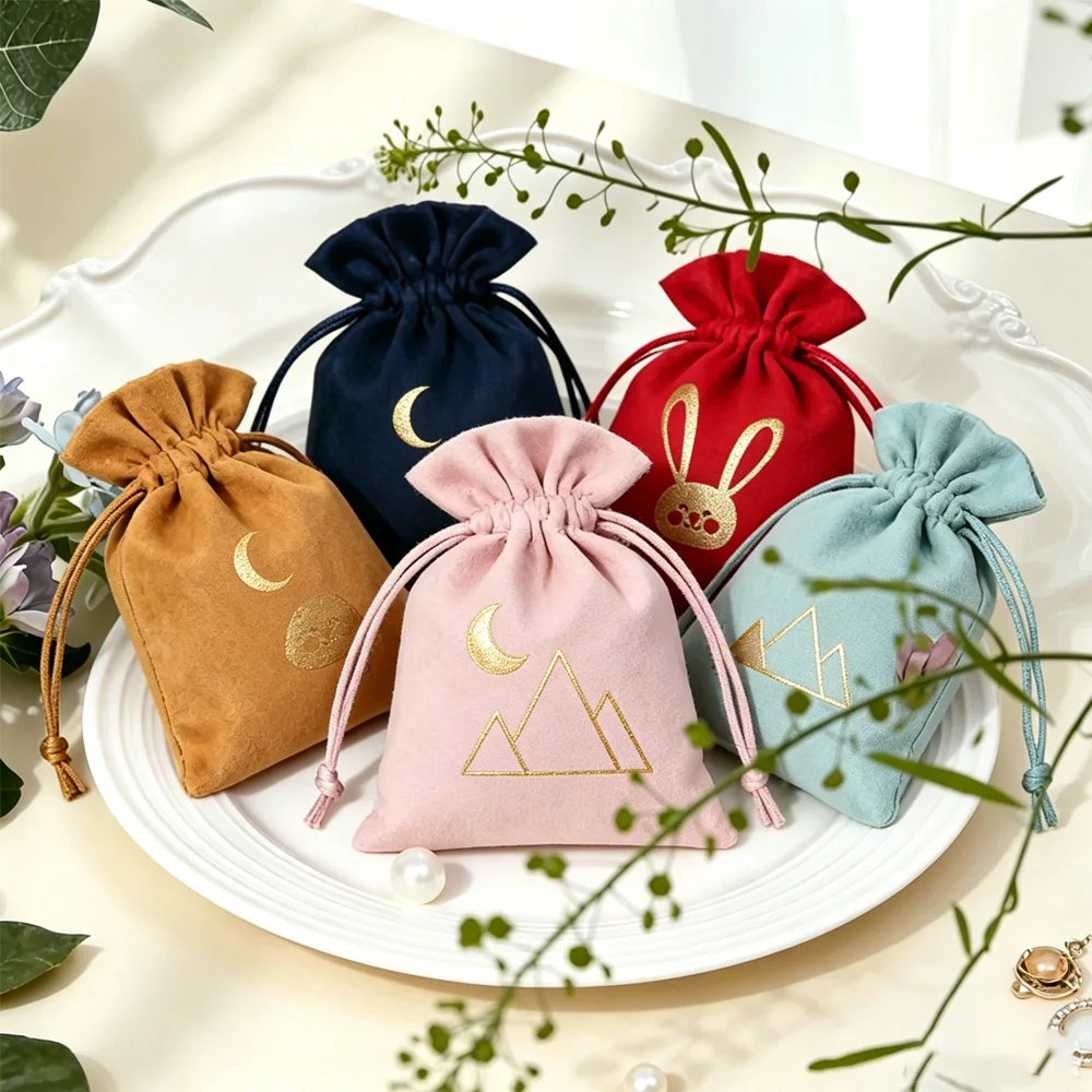 

50pcs Jewelry Velvet Fine Bag 9x12cm Customed Logo Size Flannel Pouches Small Cosmetics Gift Sack Jewelslry Collection Pack Bags