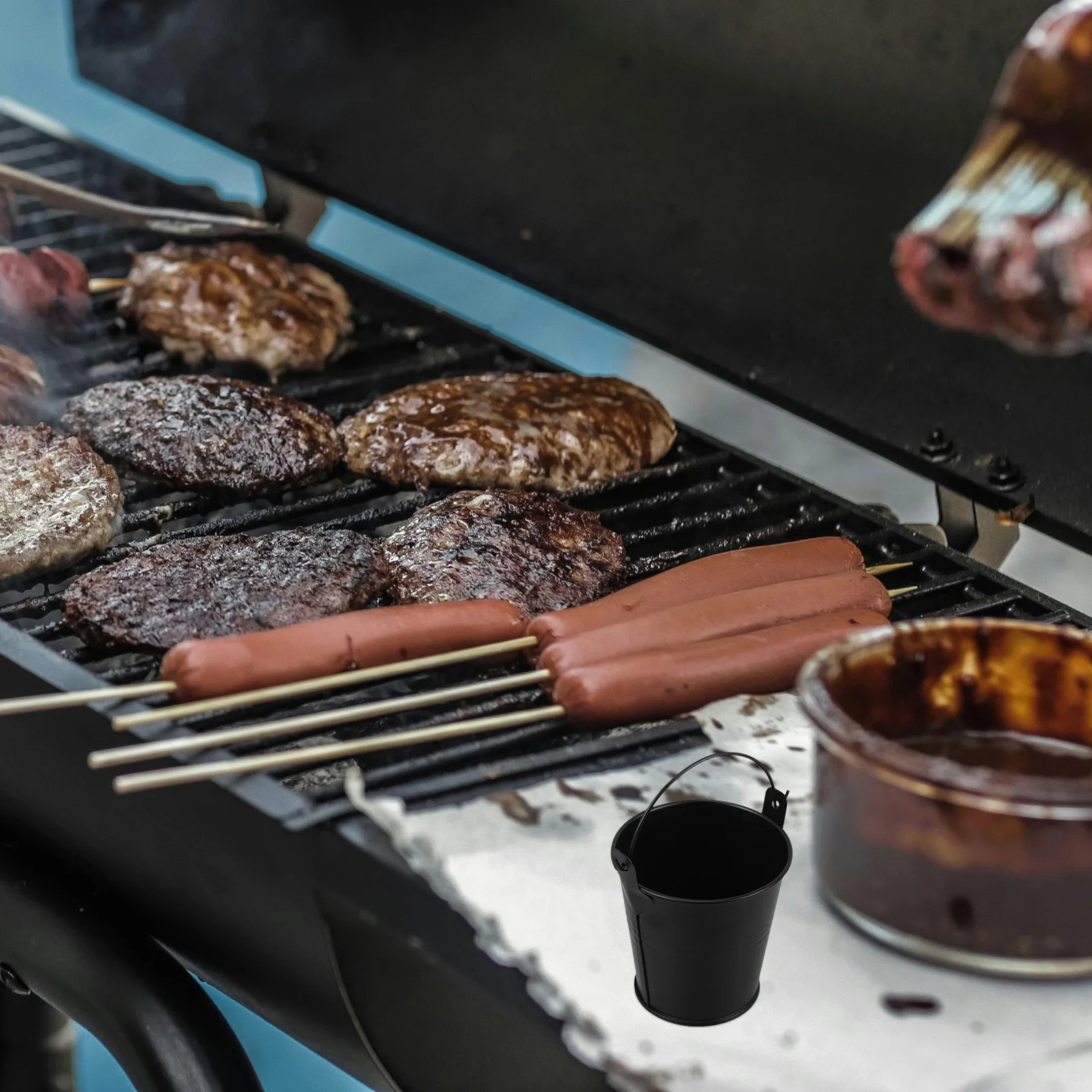 

Metal Grill Drip Bucket for Barbecue Grease Oil Collection Heavy Duty Heat Resistant Iron Bucket Reusable Outdoor Cooking