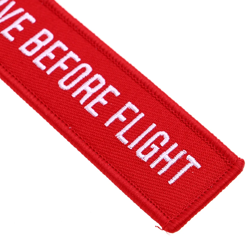 Брелок для ключей с надписью «Remove Before Flight»