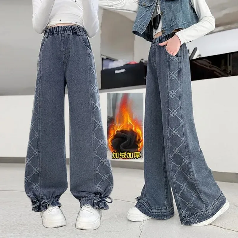 

Джинсы с принтом для девочек-подростков, осенне-зимние модные утепленные флисовые джинсовые широкие брюки, новинка 2026, детские термобрюки