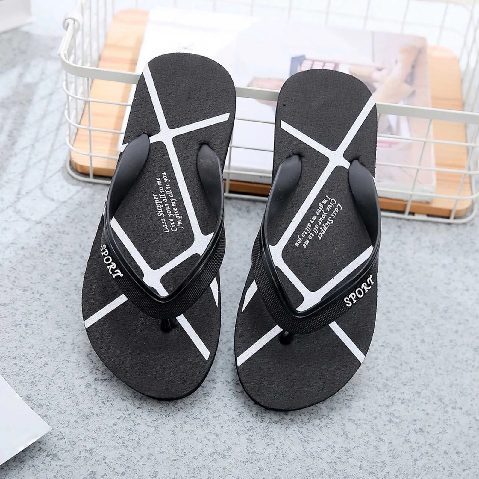 Men's Summer Flip Flops Sandals Outdoor Casual Flat Shoes Home Slippers For Men Fashion Sandals Slide Vacation Beach Sandals