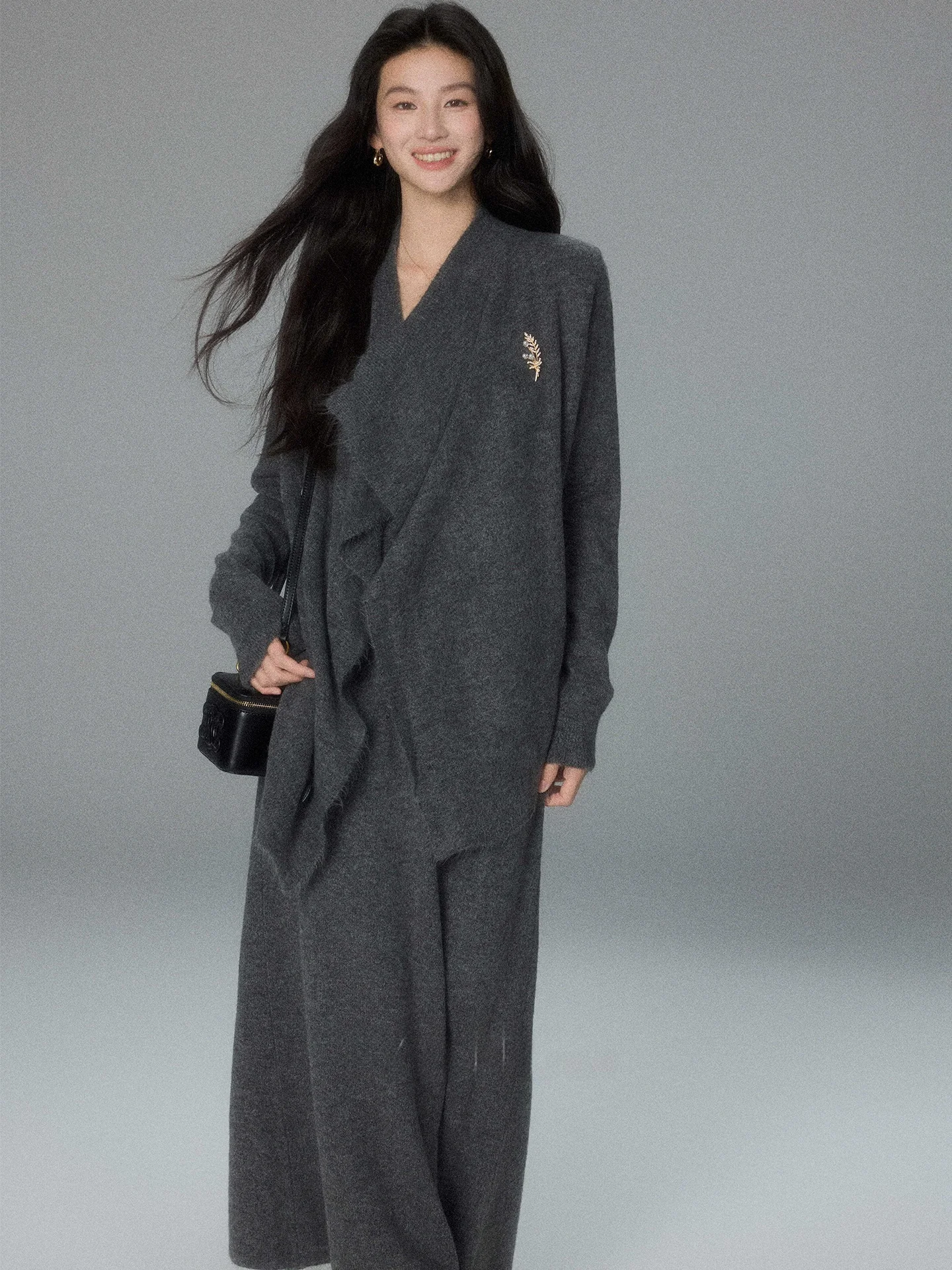 

Женский повседневный кардиган Ele: простой удлиненный жакет с V-образным вырезом, длинными рукавами, из тонкой смесовой ткани (полиэстер), стандартный крой