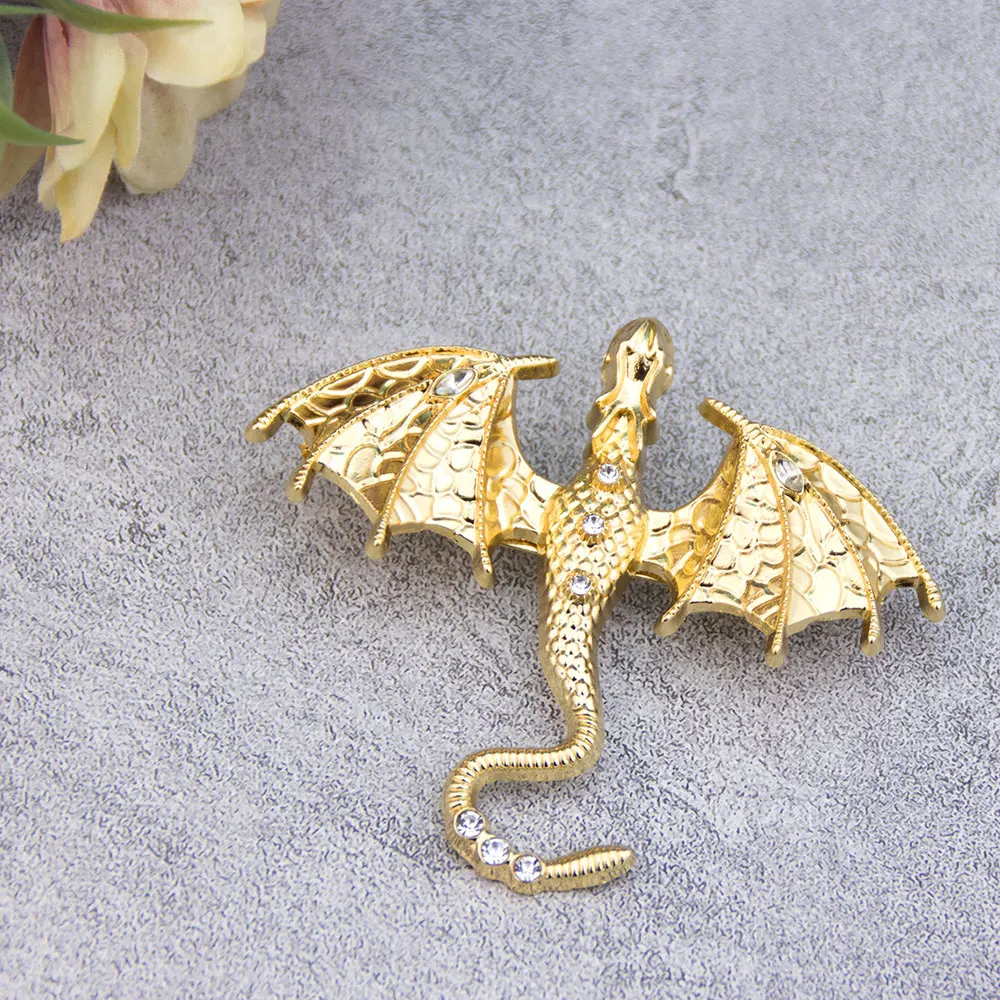 Broche Dragão Voador para Mulheres, Cor Dourada, Cauda Longa, Pterossauro, Joalheria do Zodíaco, Lapela Cachecol, Alfinetes de Strass, Moda