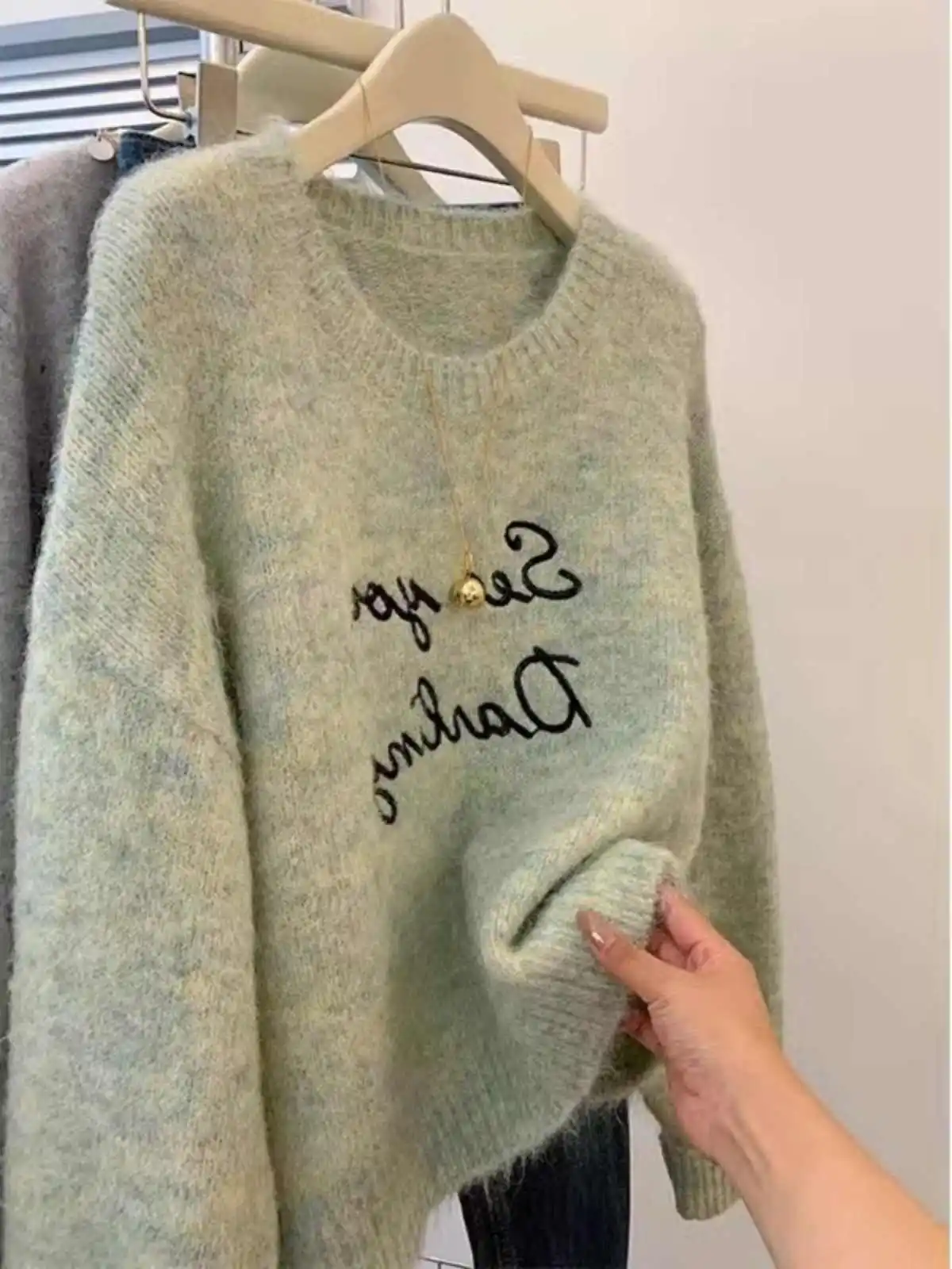 Embroidered Letter Knitted Sweater Women's Round Neck Long Sleeved Loose Pullovers Autumn Winter New Thermal Woolen Tops