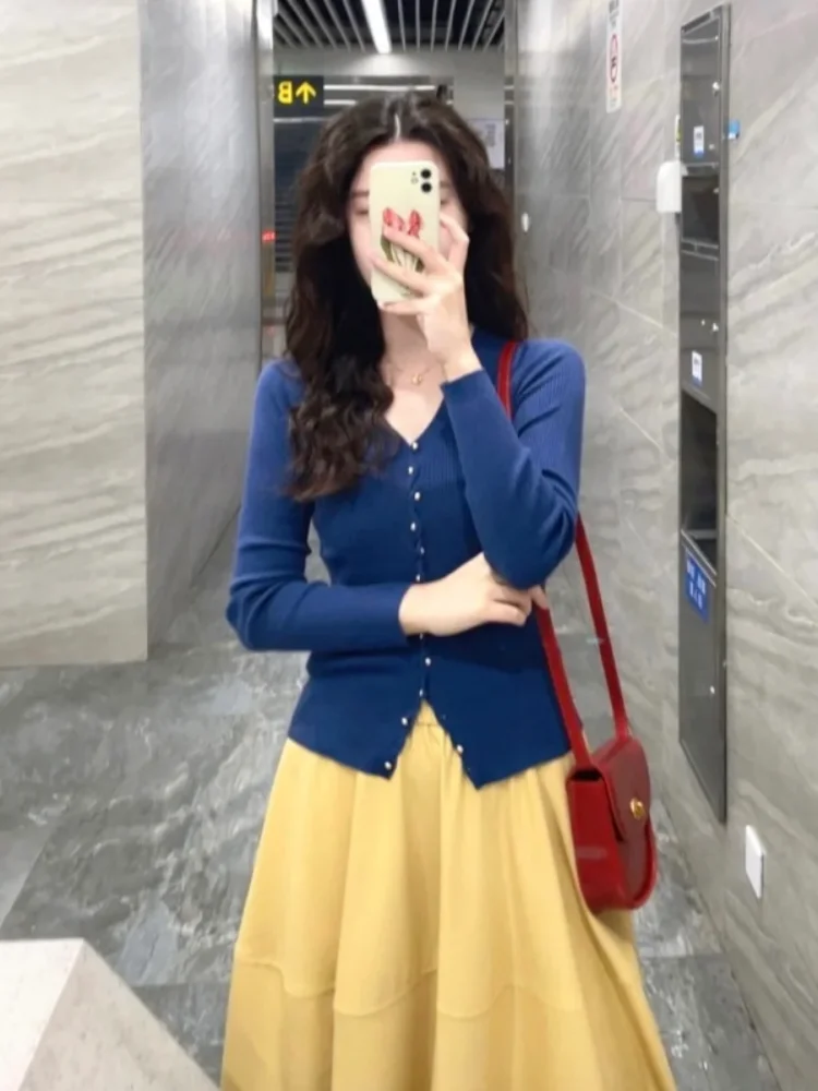 

Spring Faion Knitted Set Women's Pure Color Versatile Skirt Trendy Long Sve V-Ne Cardigan And Skirt Ensemble