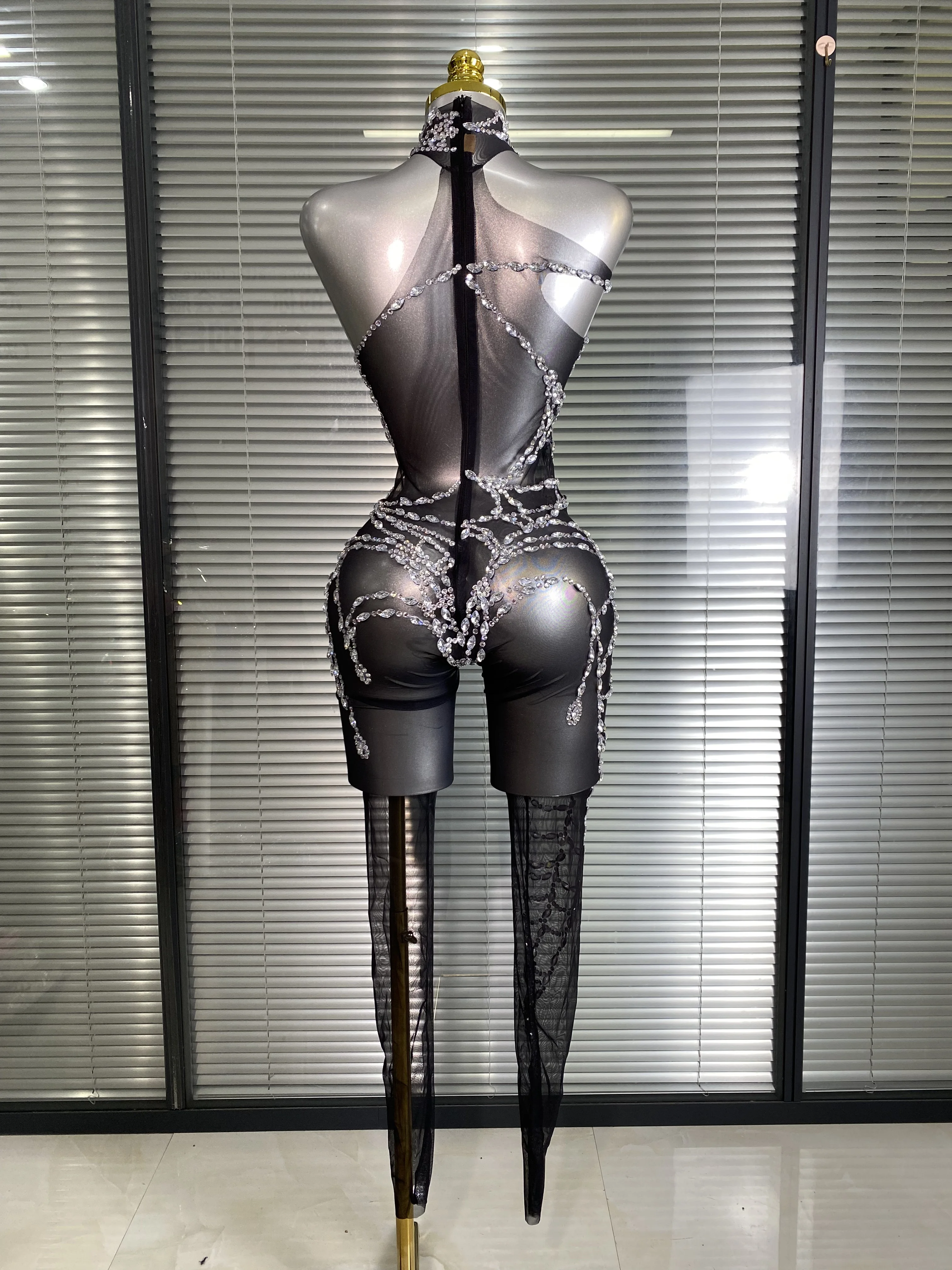Tuta da donna sexy in cristallo Celebrity Designer Spider Web Maglia elastica Sheer Pelle nera Cantante Ballerino Stage Night Club Pagliaccetti
