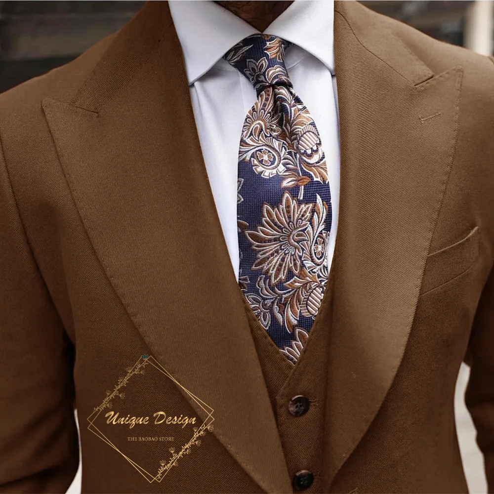 Classic brown men's suit 3-piece set peak lapel jacket vest pants slim fit attire for formal meeting wedding prom party concert