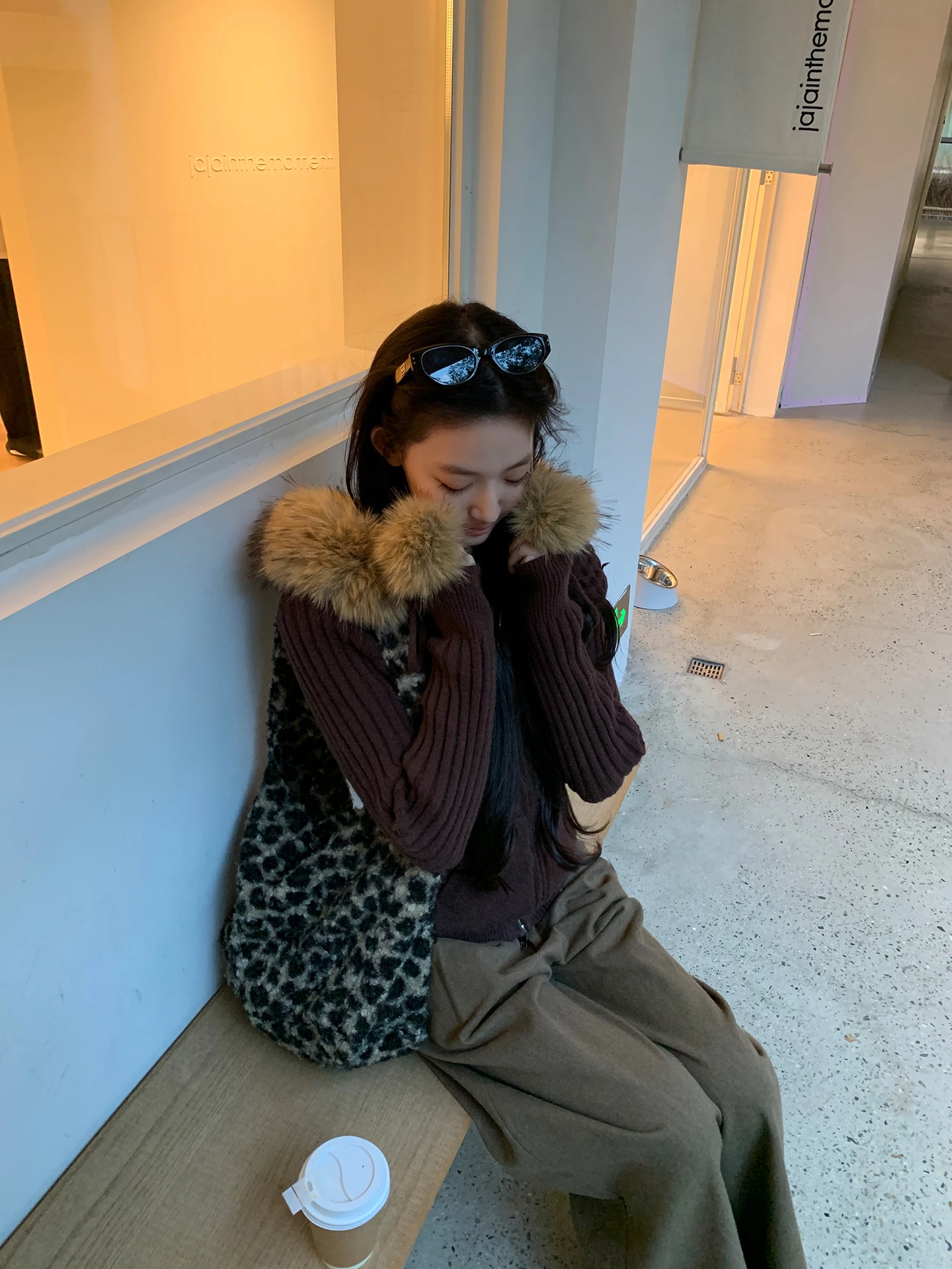 

Красный вязаный открытый кардиган знаменитостей, женский Sle, новинка 2025, зимний модный топ, свитер уникального дизайна, джет, прямой крой, для поездок на работу...