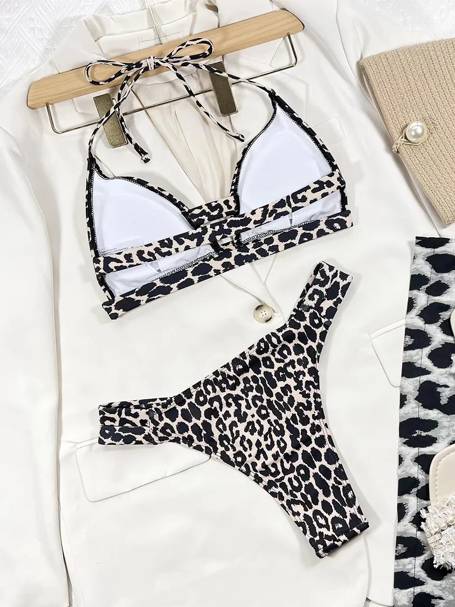 2024 Halter String Leopard Costume da bagno bikini a due pezzi Donna Costumi da bagno sexy Bagnante femminile Costume da bagno Costume da bagno Beachwear