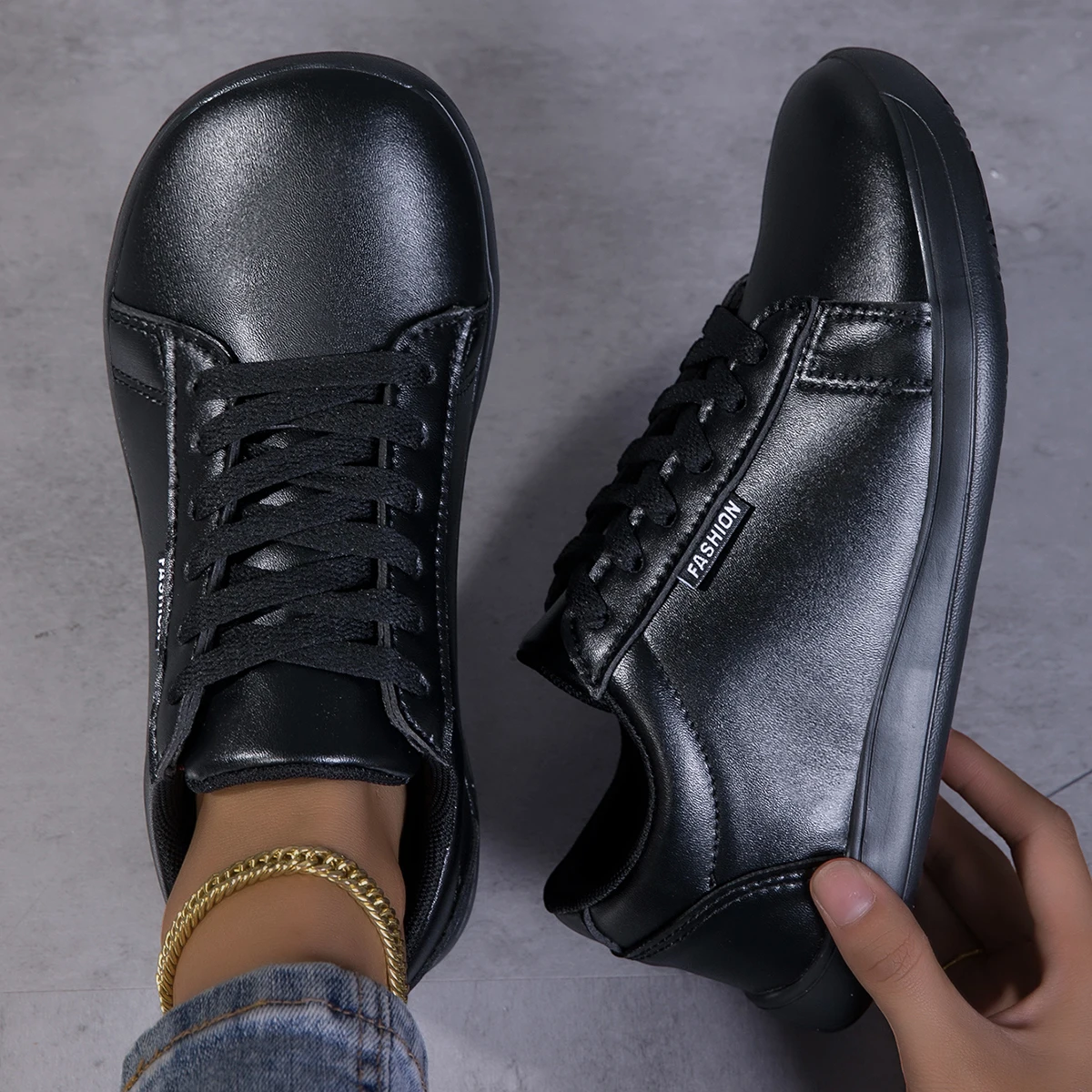 Wide Barefoot Shoes for Women Casual Sneakers Breathable Black White Skateboarding Walking Shoes Lightweight Soft Flat Shoes New