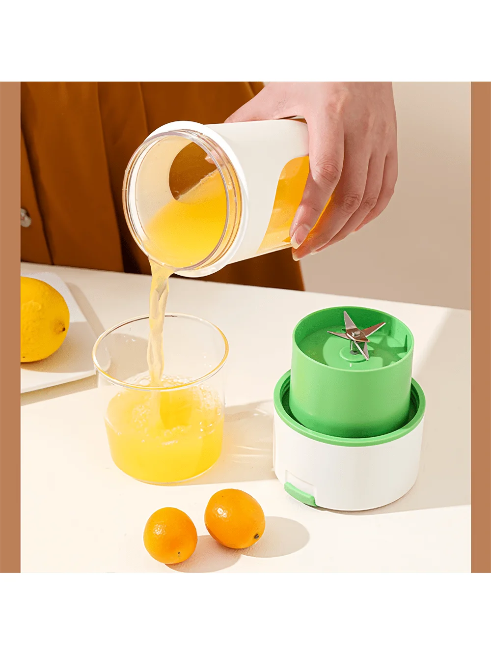 휴대용 핸드헬드 주서기 컵, USB 충전식 과일 주스 메이커 빨대 포함