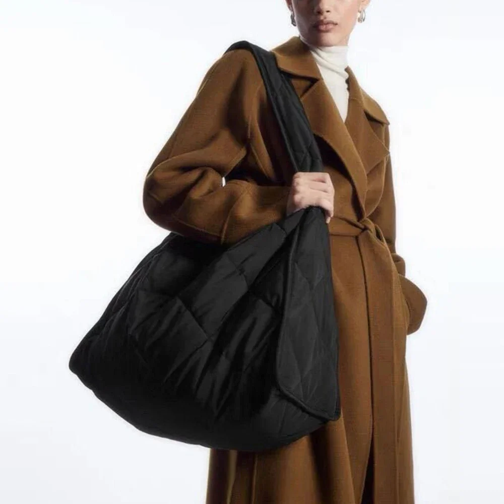 Ponadgabarytowe pikowane torby Crossbody dla kobiet nylonowa torba na ramię Lingge torebki z szerokim paskiem wyściełane Hobos kobiece torebki na zakupy