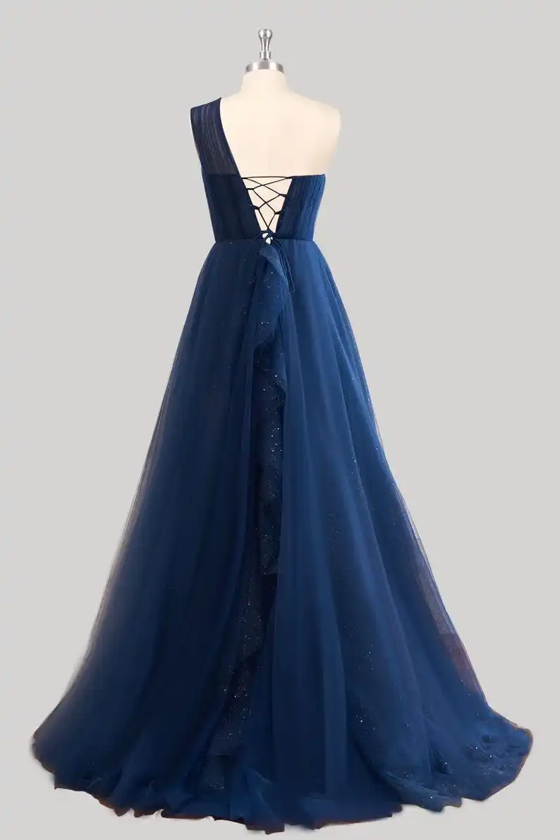Maßgeschneidertes glitzerndes, marineblaues langes Ballkleid aus Tüll mit einer Schulter, elegantes Party-Abendkleid für Damen