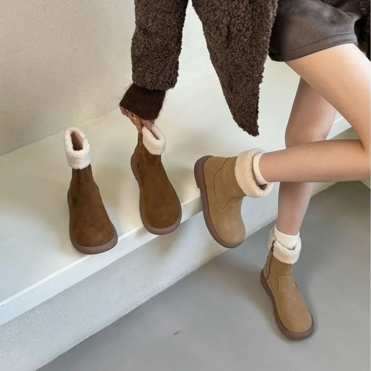 

Real Wool Snow Boots for Women, Fleece-Lined and Thickened Short Boots2025New Winter Fur Boots Sheepskin Snow Cotton Shoes
