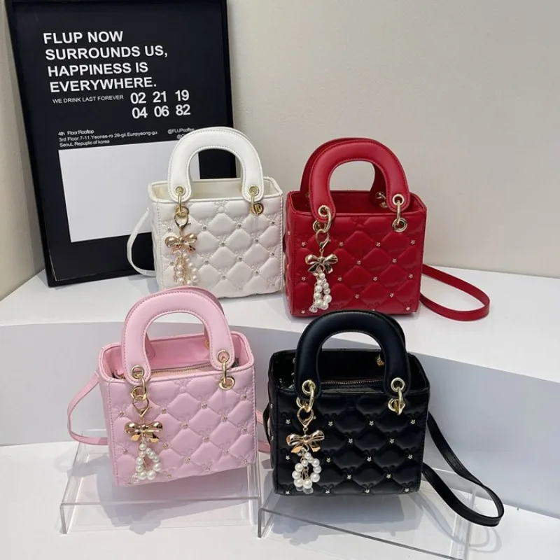 

Chic Family Bag Designer Diaper Bag For Women Luxury Leather Tote Elegant Crossbody Bag Stylish On-The-Go