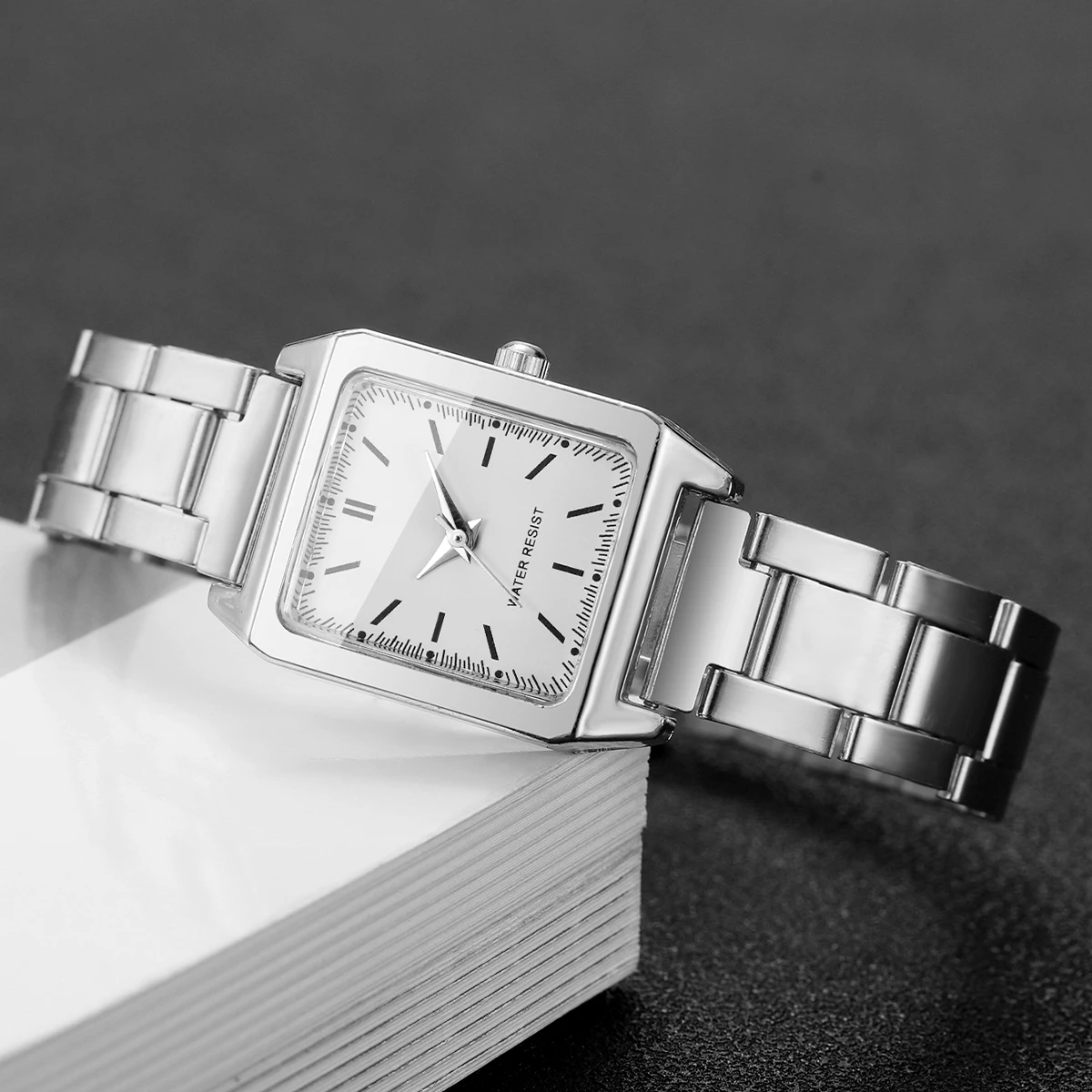 1Pcs Women's Watch Fashion Casual Square Scale Dial Trendy Temperament Quartz Watch (box Not Included)