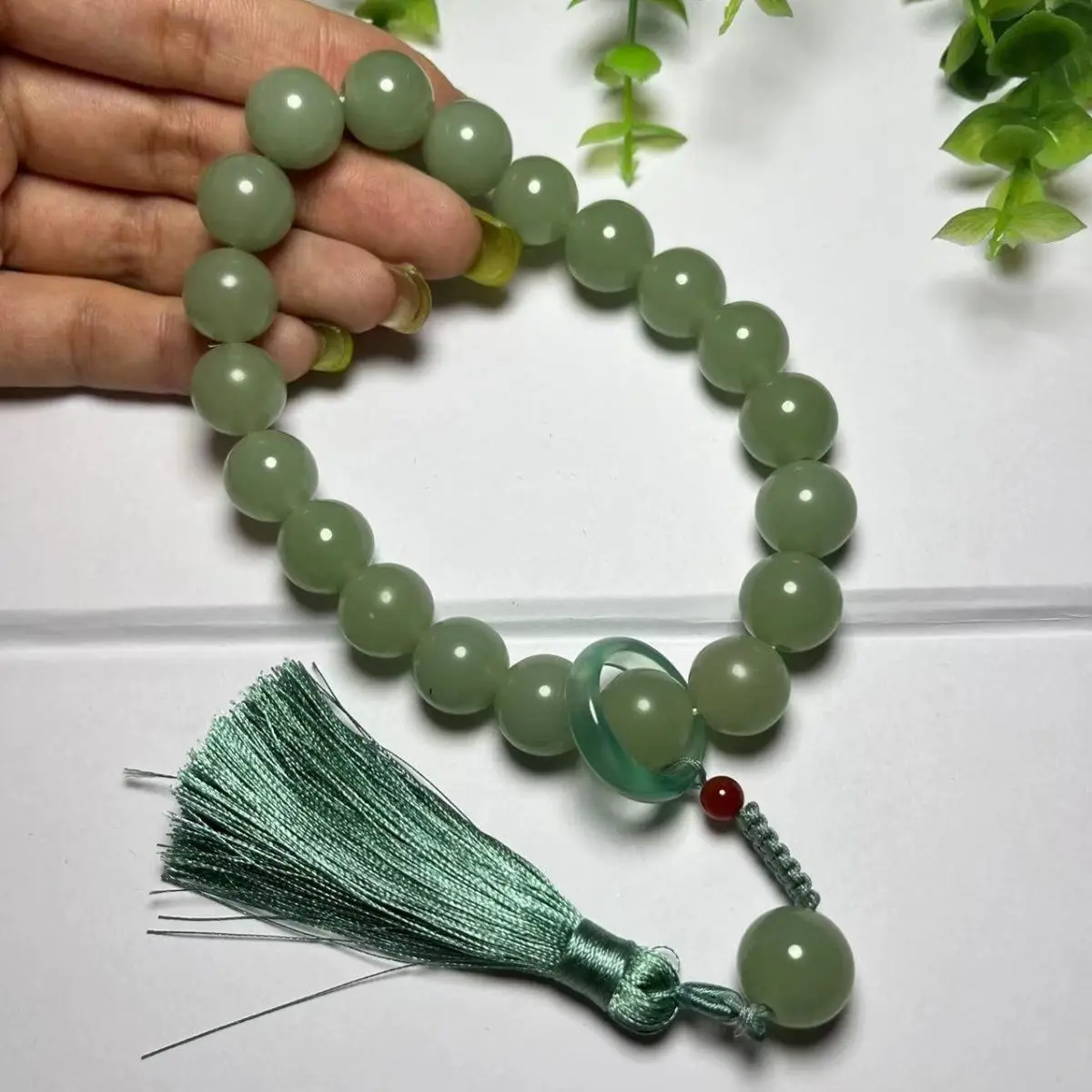 

Hetian Jade Old Bead Шпинат Зеленая Яшма Ручное беговое кольцо Yu Taicui Беговое кольцо Ручное кольцо из же нефритовой бусины Будды