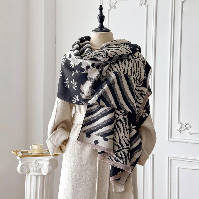 

Patchwork color-block scarf, thickened outerwear, abstract botanical design, high-end stylish neck warmer, premium warm