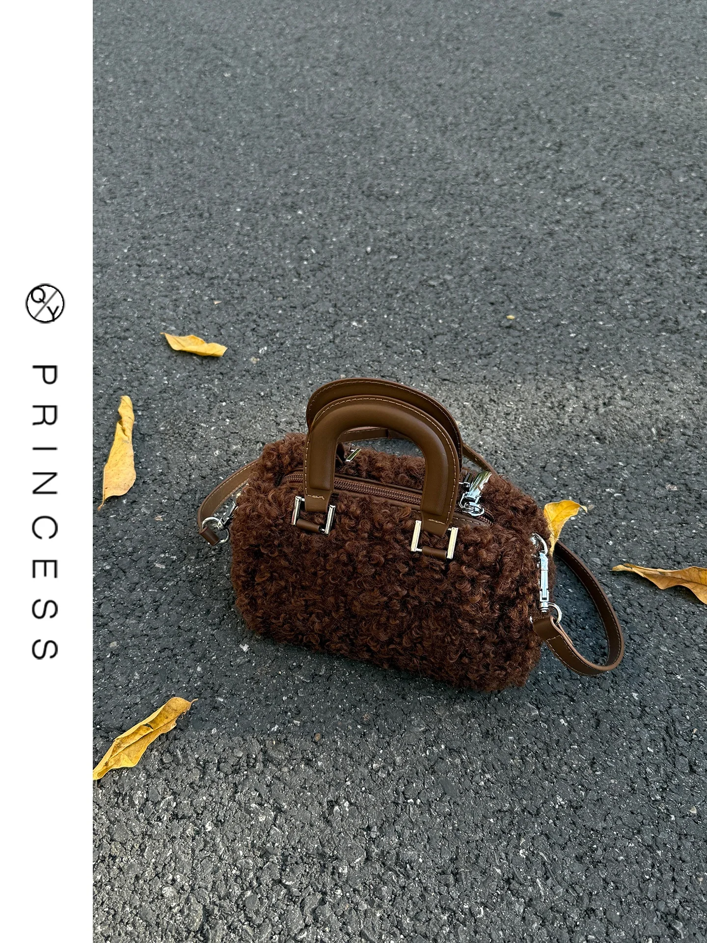 

Lamb Fur Women's Crossbody Bag Stylish Commuter Handbag Soft Korean Style Tote Bag Polyester Zipper Closure Casual Use