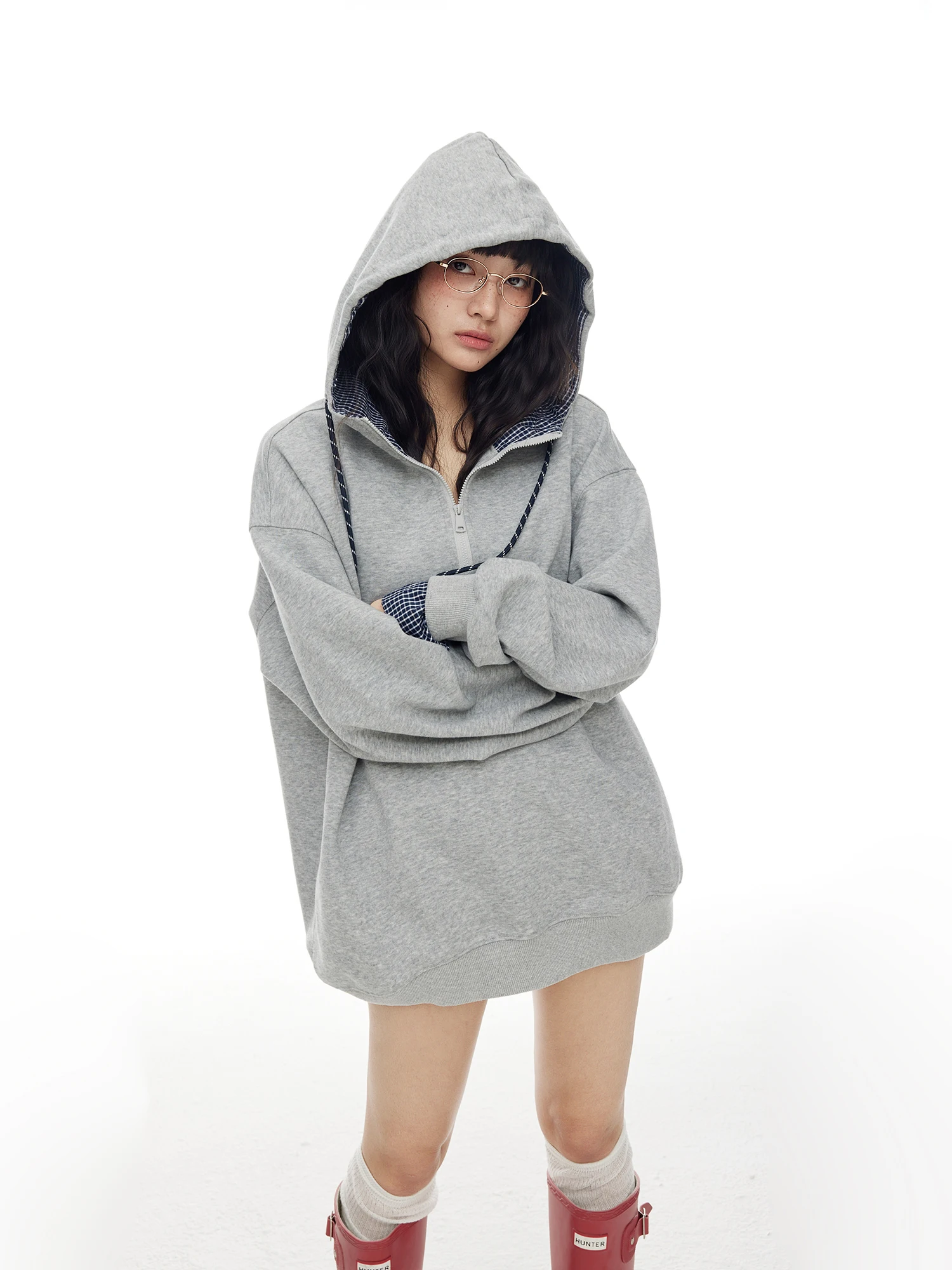 

Американская клетчатая толстовка-худи с эффектом двухслойности и пэчворком, женская, весенняя, свободного кроя, из смесового хлопка и полиэстера, с длинными рукавами.