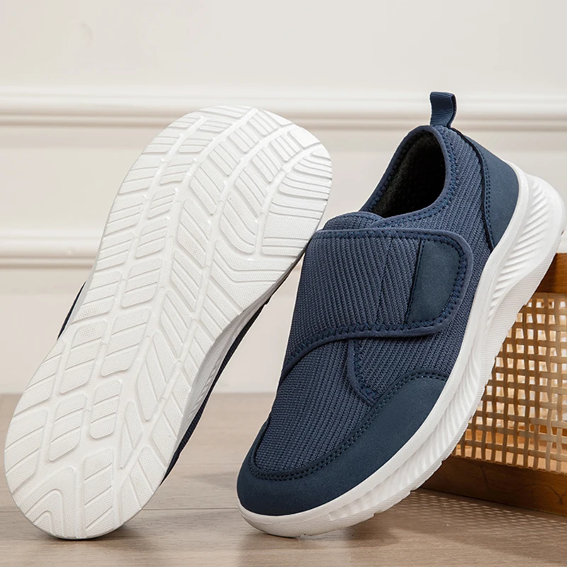 

Leisure Walking Shoes Anti Slip And Thick Velvet Using Velcro Easy To Put On And Take Off Suitable For Winter Warmth Retention