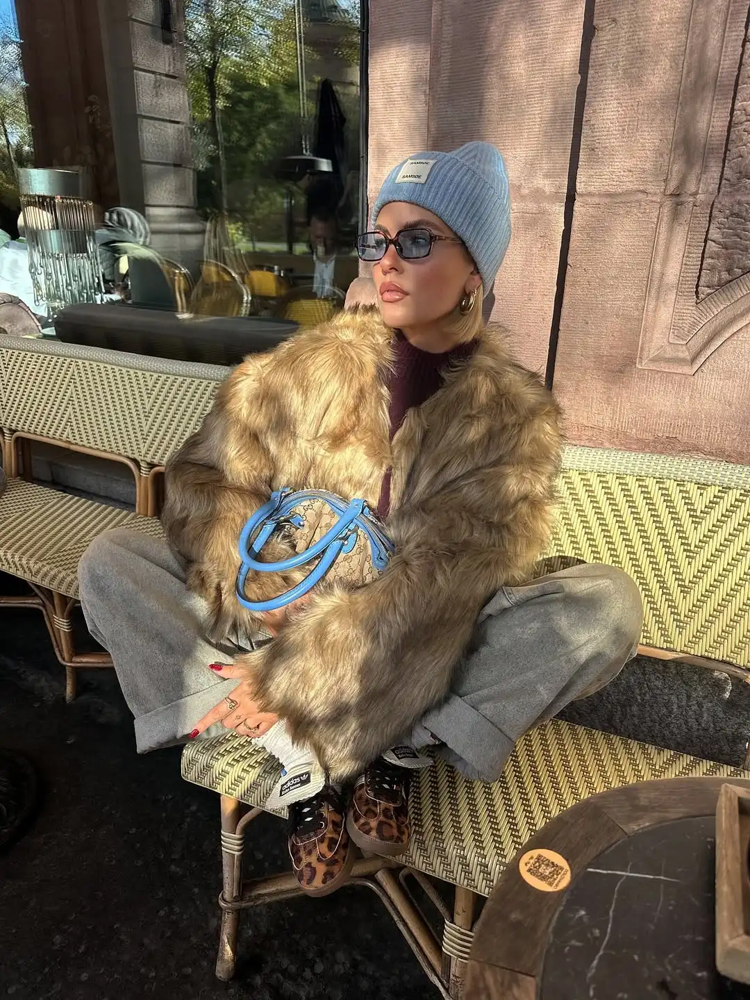 سترة نسائية من الفرو الصناعي من القطيفة برقبة دائرية وأكمام طويلة سترات قصيرة فضفاضة منفوشة للنساء ملابس خارجية للشتاء للتنقل اليومي في الشارع #3