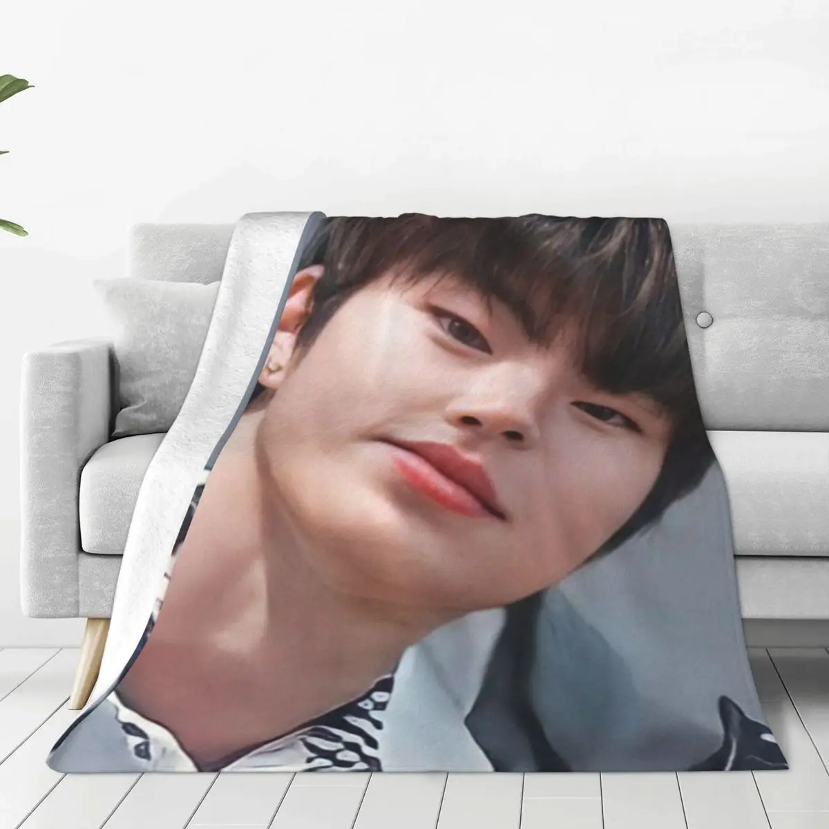 Hwang In Yeop blankets Warm Flange blankets Soft and comfortable blanket picnic blanket birthday gift