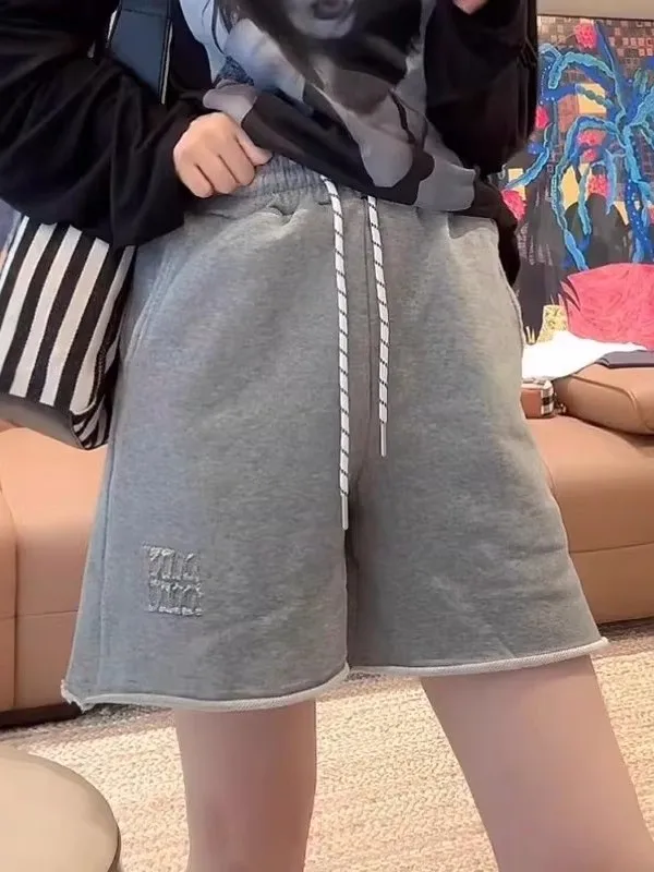 

Grey Wide Leg Short Pants Women Summer 2026 Loose Fit Sporty Casual Trousers Letter Patch High Waist Straight Cut Commute Style