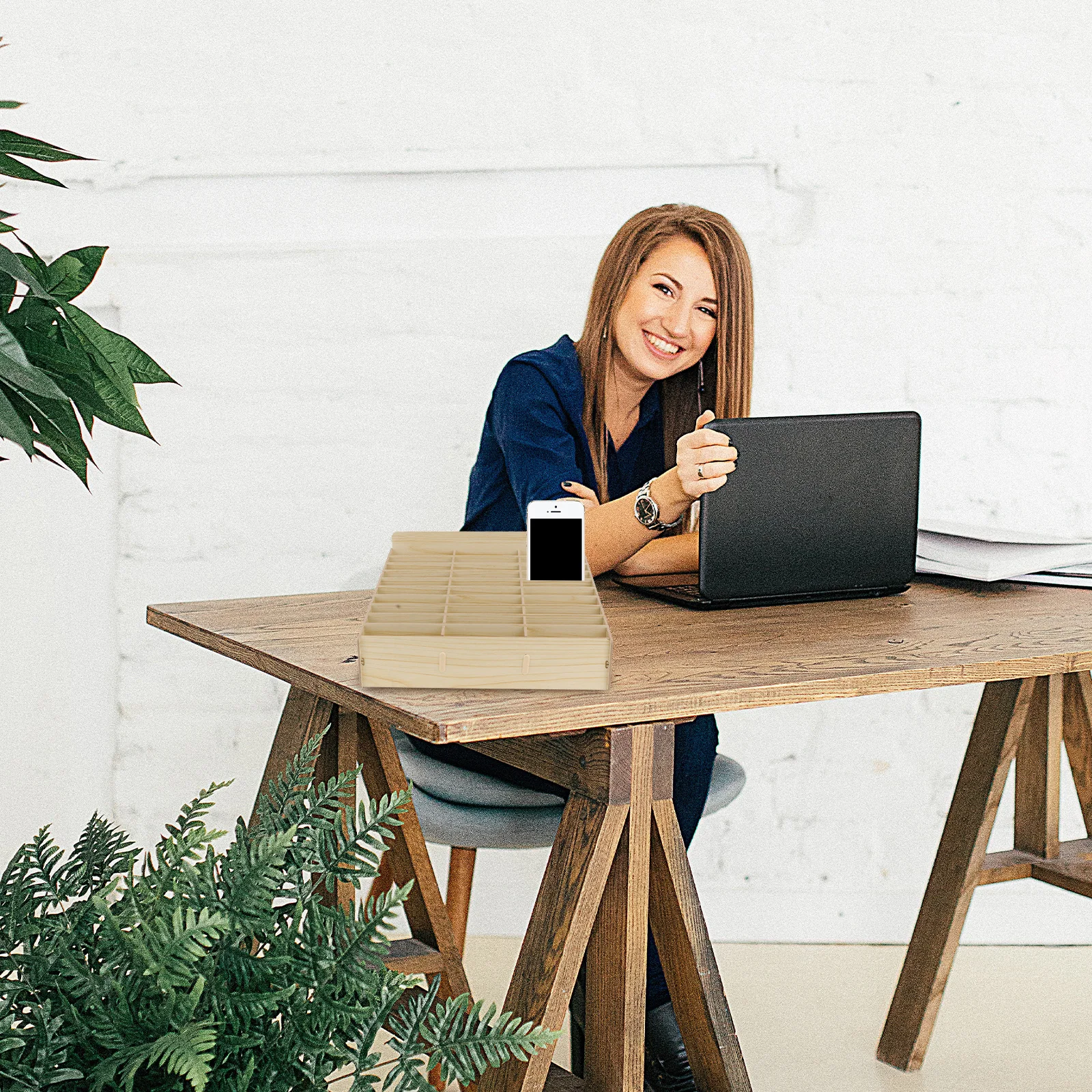 

1Pcs Mobile Phone Finishing Box 30 Grids Fine Polished Practical Beautiful Design Classroom Office Holder