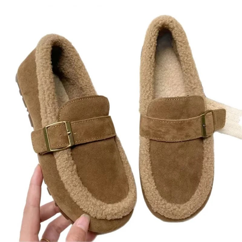 حذاء بدون كعب فروي شتوي جديد لعام 2025 للنساء، حذاء مسطح مريح مبطن بالصوف سهل الارتداء، حذاء قيادة مريح مانع للانزلاق