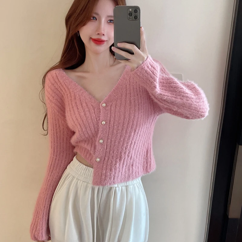Women\'s V-neck Knitted Cardigan Solid Color Imitation Mink Fur Pearl Buckle Thick Sweater Short Tops