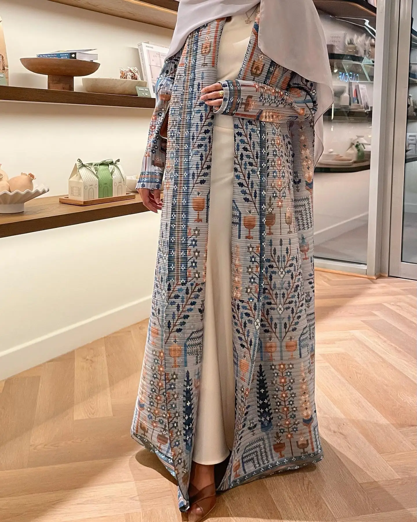 2024 Dubai Printed Pleated Long Women Muslim Lapel Tie Robe Large Size Muslim Pleated Belt Casual Modest Women Abaya