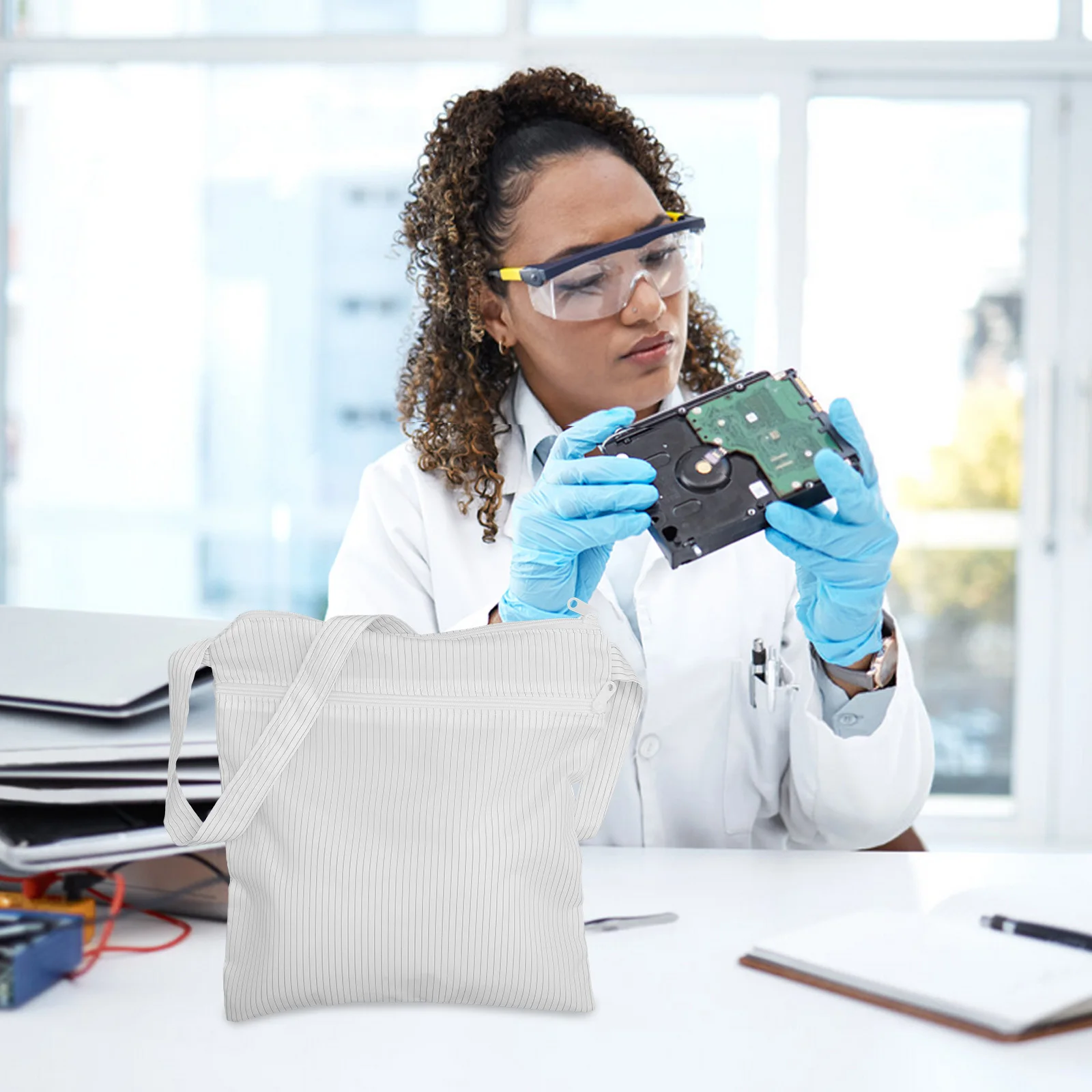 

Single Layer Anti-Static Handheld Storage Bag Washable Lightweight Waterproof Tote for Cleanroom Clothing Electronics Makeup Gym