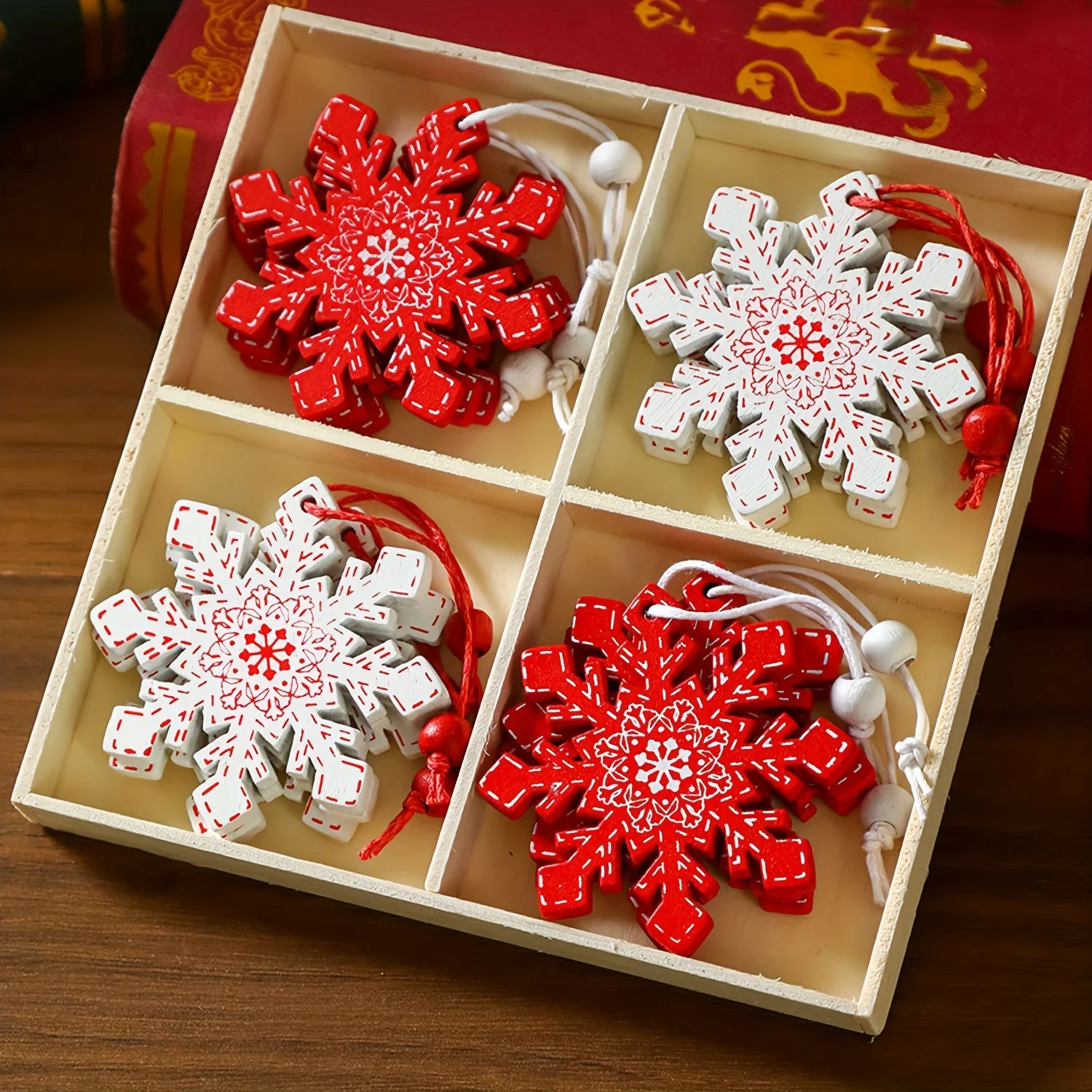 New 12pcs/Set Christmas Decoration Pure Wood Pendant Snowflake Stars Wood Pendant Christmas Tree Pendant Decor Supplies