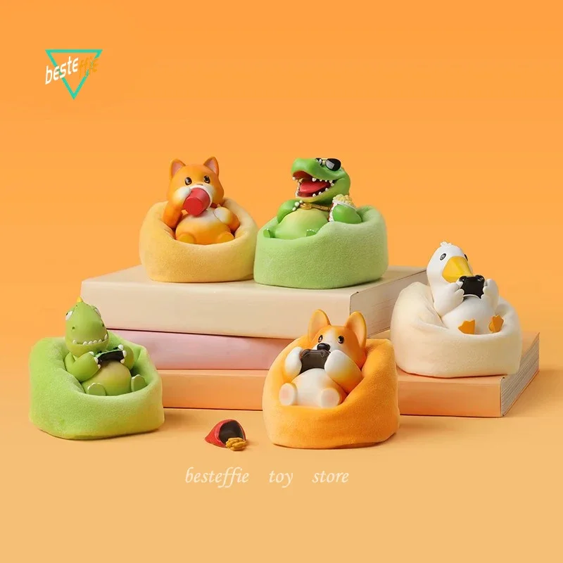 

Party Animal Anime Figures Party Animal Lying Win Series Handmade Cute Kawaii Cat Duck Crocodile Figures Room Ornament Toy Gifts