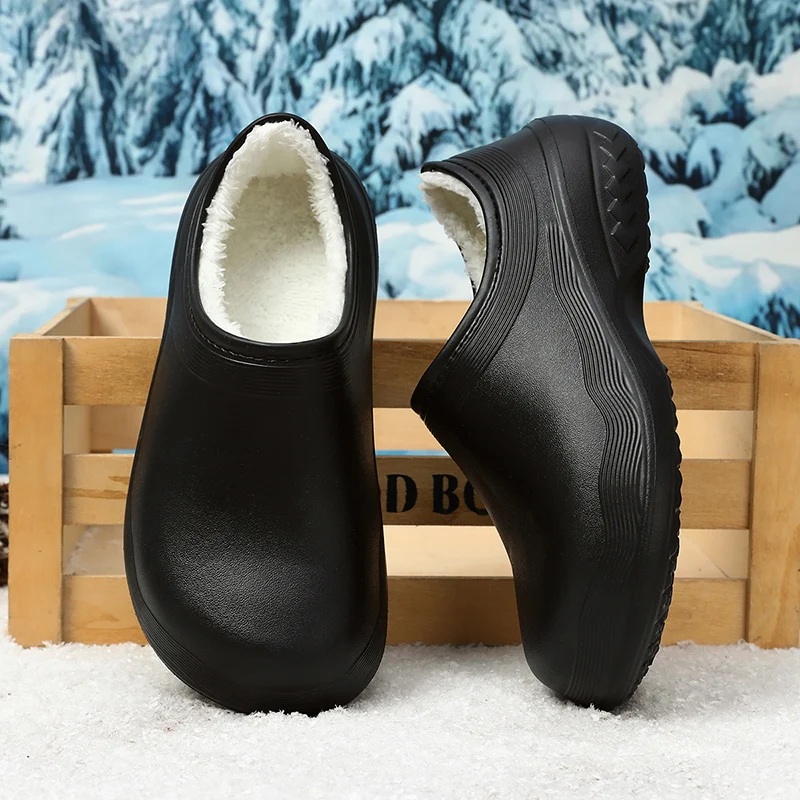 MAEDEF 2025: мужские зимние тапочки